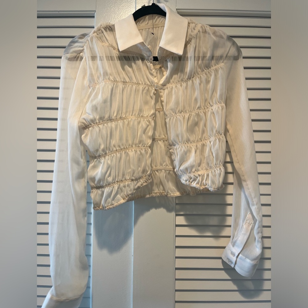 Et Clet shear cream long sleeve top with collar size S